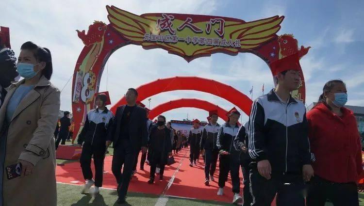 惊天大逆转！多哈赛张本智和3-2法国名将晋级四强，赢球跪地庆祝